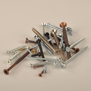 CHIPBOARDS AND BOLT SCREWS